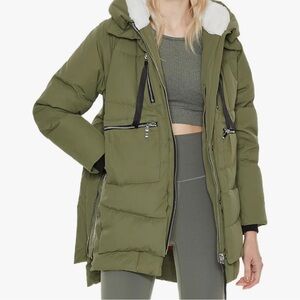 Olive Green Women's AirPlay Puffer Jacket- worn only twice!!!!